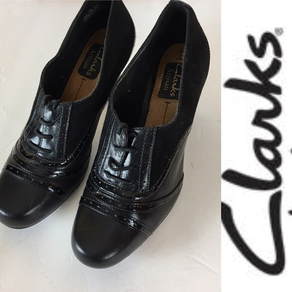 Clarks Shoes - Clarks Artisan  Leather & Suede Lace Up Oxford